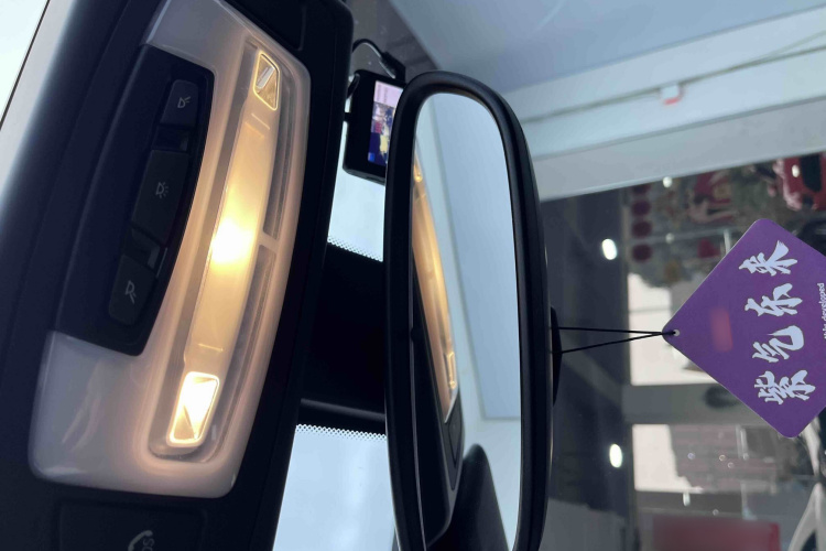 宝马2系(进口) 2018款 220i 敞篷轿跑车 运动设计套装中控内饰7011