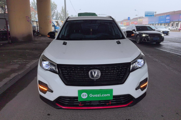 长安CS75 2021款 荣耀百万版 280T DCT豪华型车身外观2