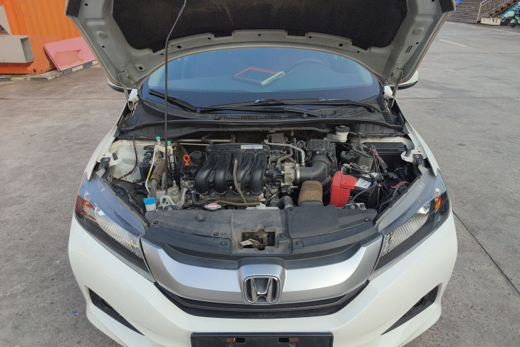 本田 锋范 2017款 1.5L 手动舒适版机舱底盘24