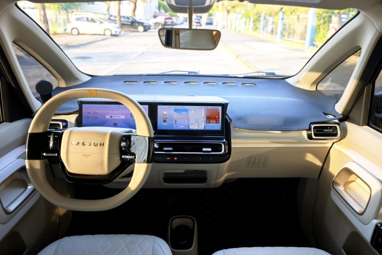 宝骏KiWi EV 2023款 智潮版 磷酸铁锂中控内饰7008