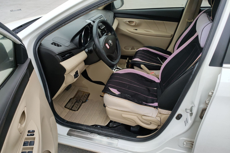 丰田 威驰 2014款 1.3L 自动型尚版中控内饰20