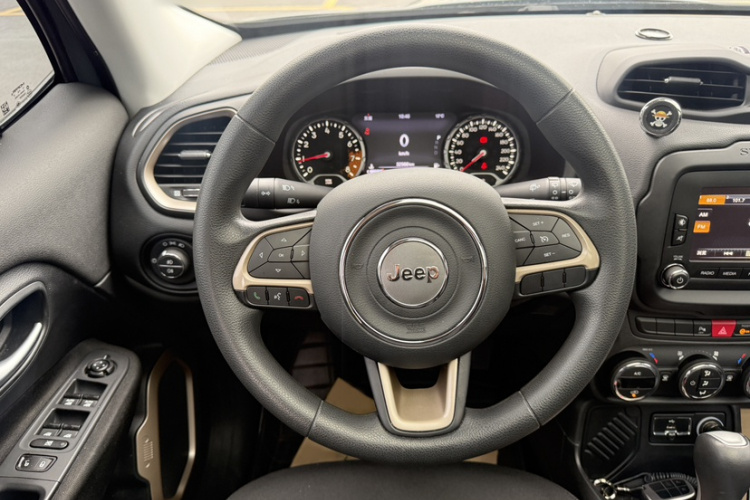 Jeep 自由侠 2016款 1.4T 自动劲能版+局部细节13