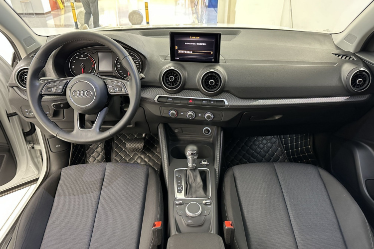奥迪Q2L 2018款 35 TFSI 上市专享版 国VI中控内饰7004