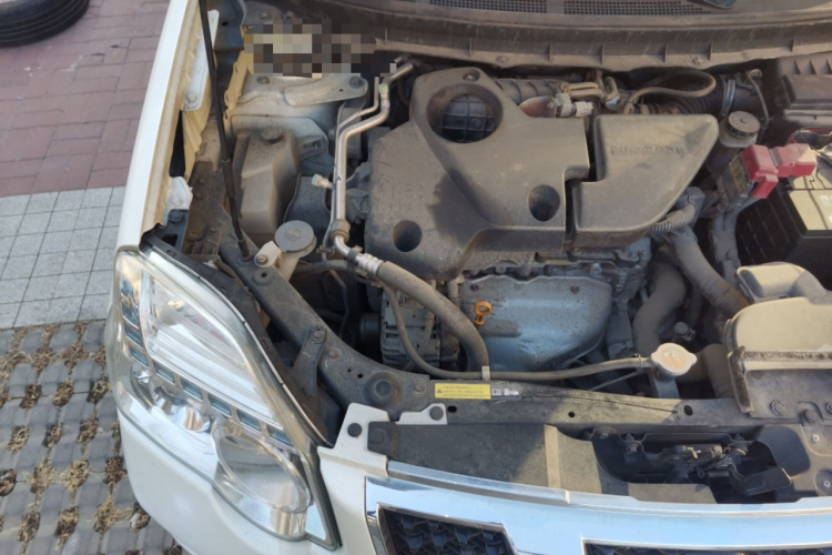 日产 奇骏 2012款 2.5L CVT豪华版 4WD局部细节9006