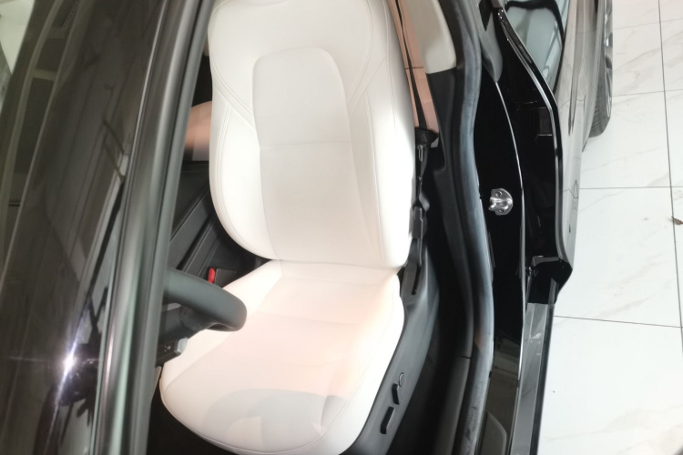 特斯拉 Model Y 2022款 Performance高性能全轮驱动版局部细节19