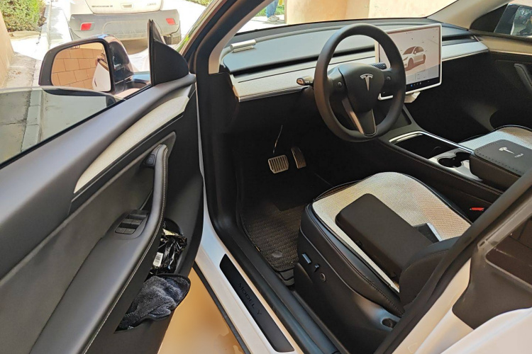 特斯拉 Model Y 2024款 后轮驱动版中控内饰20