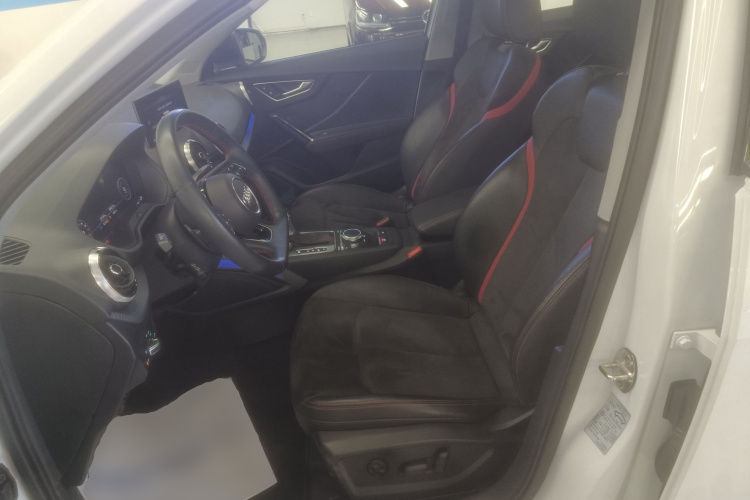 奥迪Q2L 2024款 35TFSI 豪华动感型中控内饰19