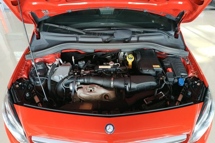 奔驰B级 2015款 B 200 时尚型机舱底盘24