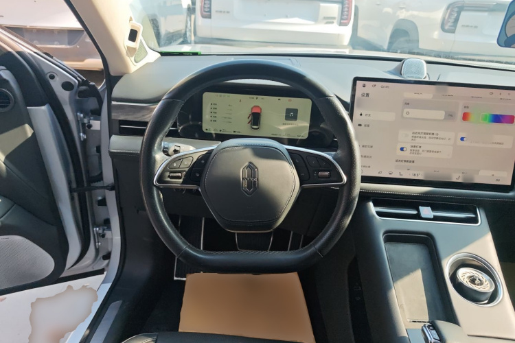 鸿蒙智行 问界M5 2022款 增程四驱性能版局部细节13