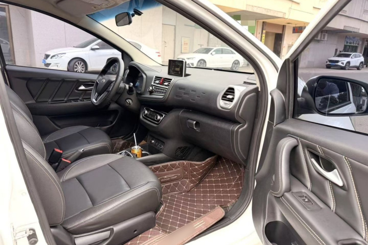 江汽集团 江淮iEV6E 2018款 运动版 iEV6E 智享型局部细节41