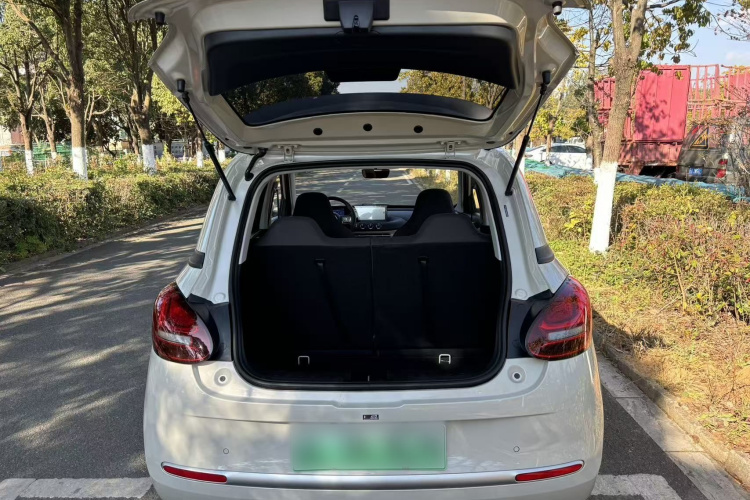 五菱汽车 五菱缤果 2023款 333km 快享款中控内饰7011