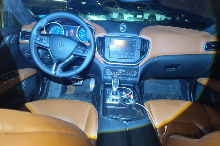 玛莎拉蒂 Ghibli 2014款 3.0T 标准版中控内饰7002