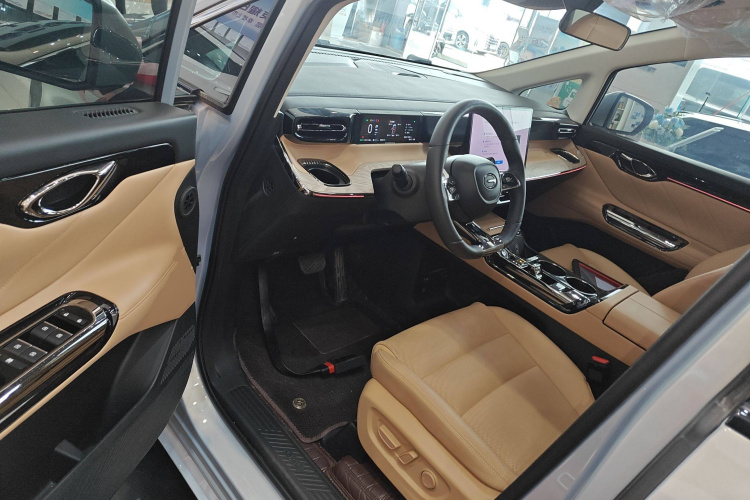 广汽传祺 传祺E8新能源 2024款 150km MAX+中控内饰7003