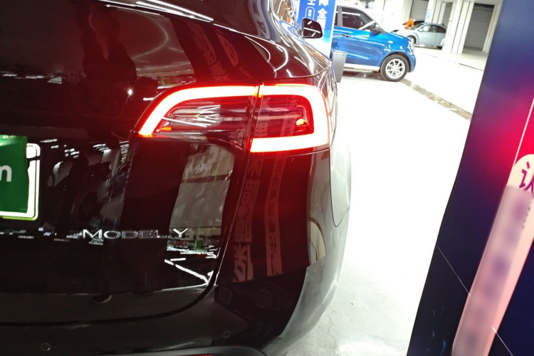 特斯拉 Model Y 2021款 长续航全轮驱动版车身外观6006