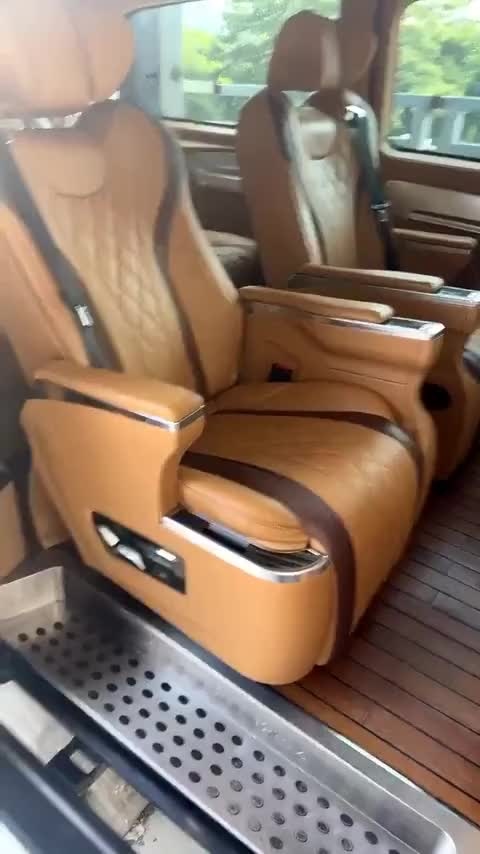 奔驰 威霆 2018款 2.0T 商务版 国VI讲解2