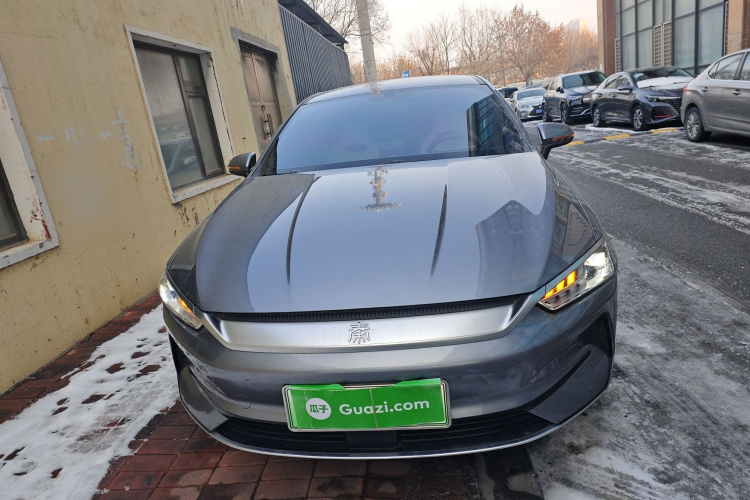 比亚迪 秦PLUS 2024款 荣耀版 EV 420KM领先型车身外观2