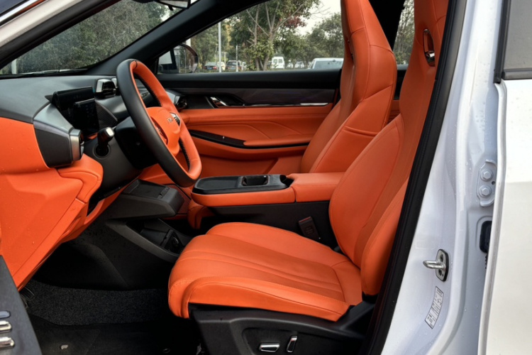 东风风神 风神L7新能源 2024款 205 Plus中控内饰7003