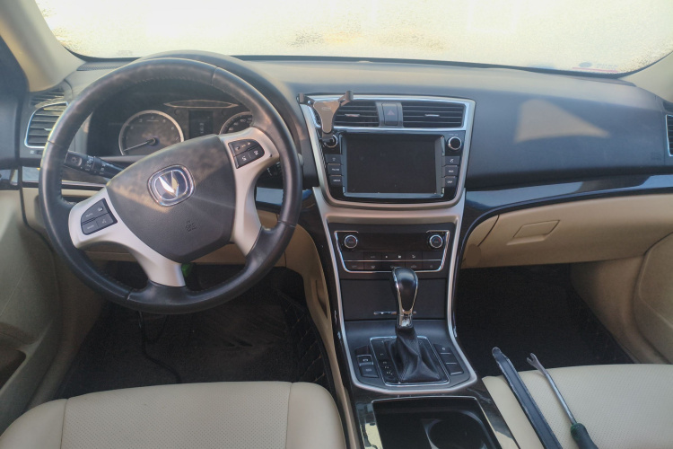 长安 睿骋 2016款 1.8T 自动智享版尊悦型中控内饰12