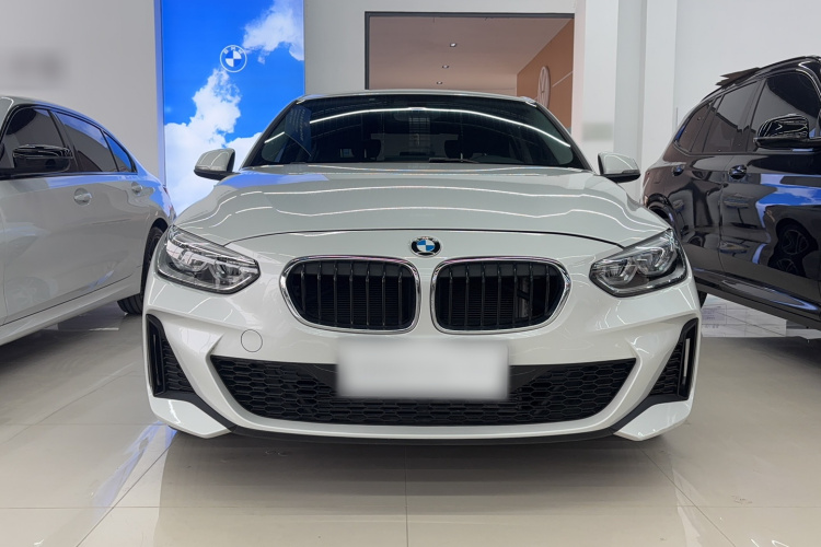 宝马1系 2023款 120i M运动版车身外观6001