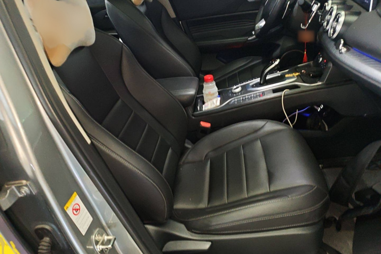 魏牌 VV5 2021款 1.5T 两驱颜先锋局部细节41