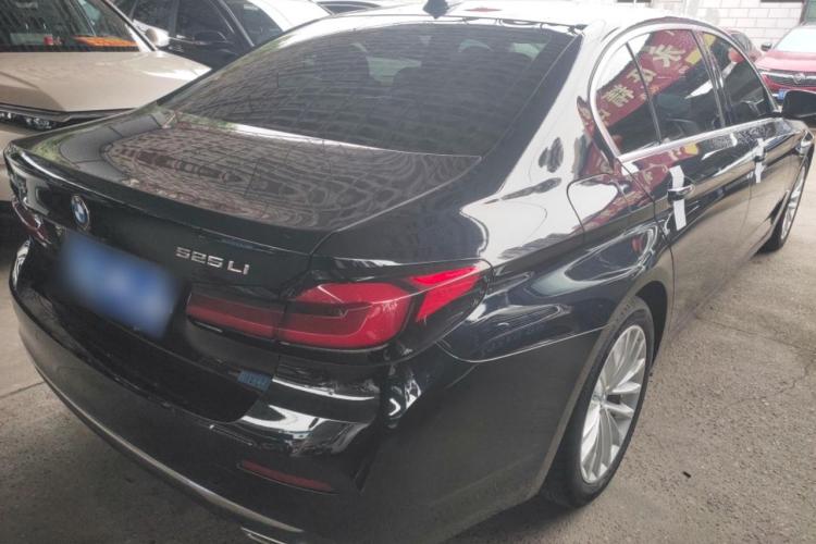 宝马5系 2022款 改款 525Li 豪华套装车身外观6005