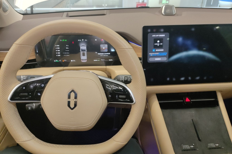 鸿蒙智行 问界M7 2024款 1.5T 智驾四驱Max版 6座中控内饰7002