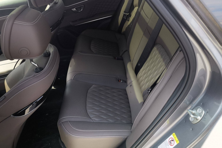 比亚迪 汉 2023款 DM-i 冠军版 121KM 尊享型中控内饰21