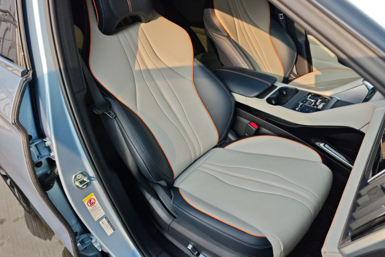 比亚迪 宋PLUS新能源 2023款 冠军版 DM-i 110KM 旗舰PLUS局部细节41