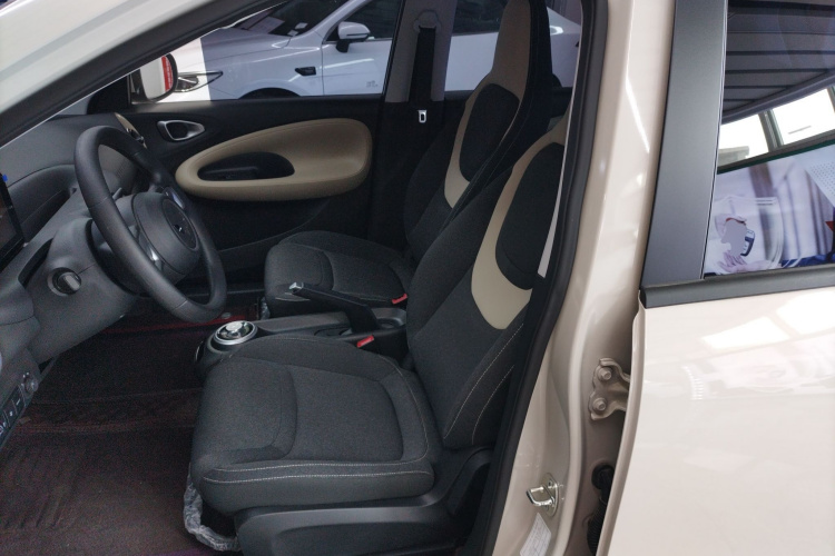 五菱汽车 五菱缤果 2024款 203km 轻享款局部细节19