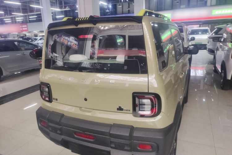 吉利银河 2025款 210km 熊猫骑士车身外观6