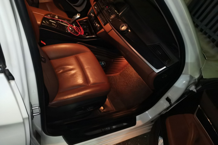 宝马5系 2014款 520Li 典雅型局部细节9005