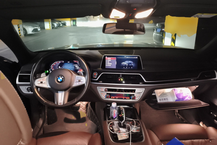 宝马7系 2021款 740Li 领先型 M运动套装中控内饰12
