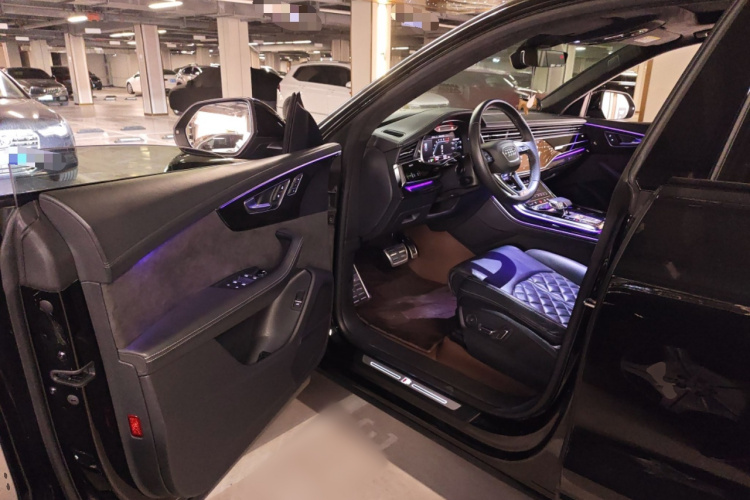 奥迪Q8 2022款 55 TFSI 尊享动感型中控内饰20