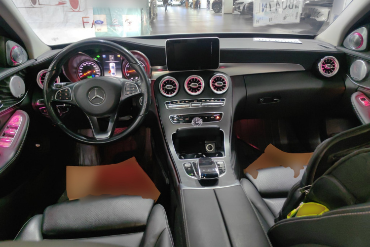 奔驰C级 2018款 C 180 L 时尚型运动版中控内饰7002