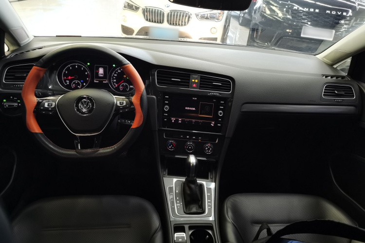 大众 高尔夫(进口) 2019款 1.8TSI 旅行版中控内饰12
