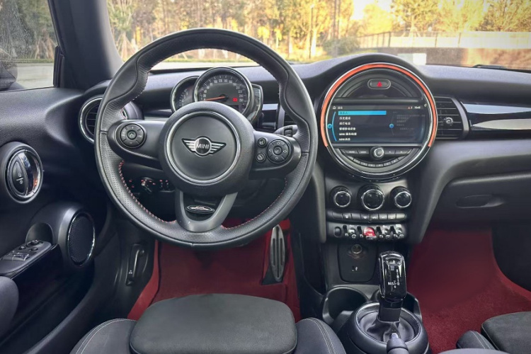 MINI 2018款 1.5T COOPER 赛车手中控内饰7007