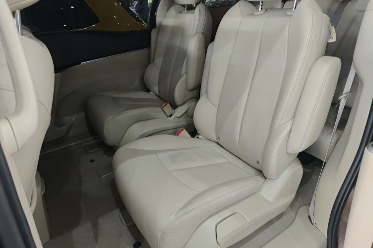 别克GL8 2018款 28T 尊贵型 国VI中控内饰21