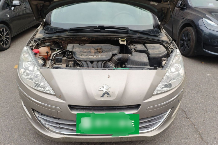 标致408 2013款 2.0L 自动舒适版机舱底盘24