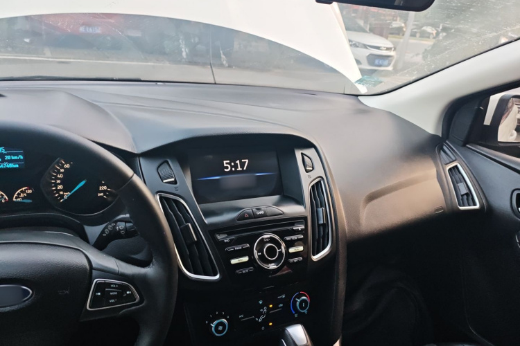 福特 福克斯 2018款 两厢经典 1.6L 自动风尚型智行版中控内饰12