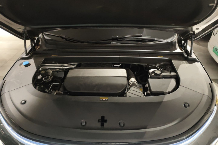 理想汽车 理想L6 2024款 Pro机舱底盘24