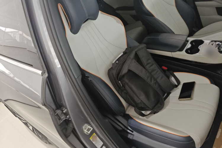 比亚迪 宋PLUS新能源 2023款 冠军版 DM-i 110KM 旗舰型局部细节41