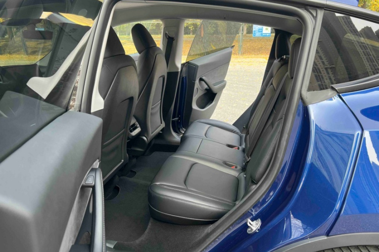 特斯拉 Model Y 2022款 改款 后轮驱动版中控内饰7005