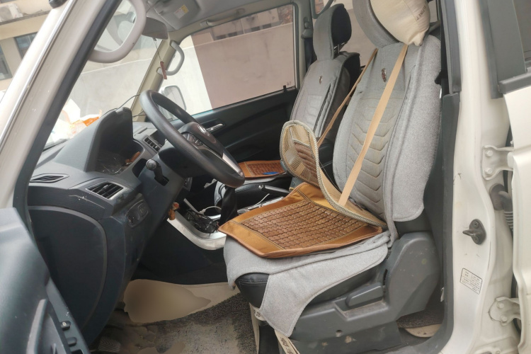 猎豹汽车 猎豹Q6 2015款 2.4L 手动四驱卓越型中控内饰19