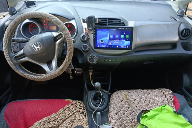 本田 飞度 2011款 1.3L 手动舒适版中控内饰12