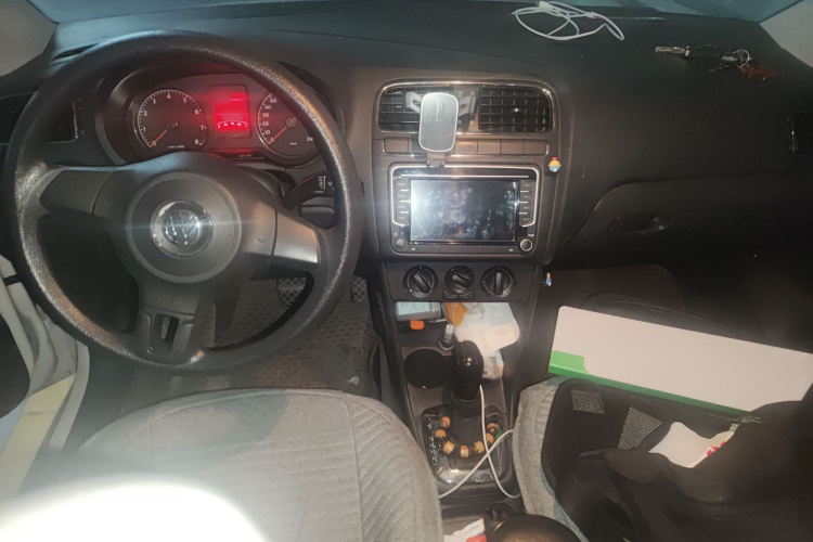 大众 Polo 2013款 1.6L 自动舒适版中控内饰12