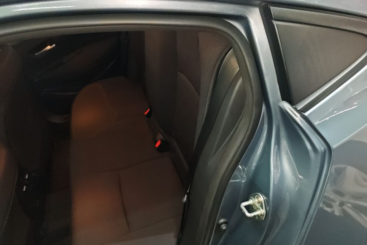 丰田 卡罗拉 2021款 双擎 1.8L E-CVT精英版中控内饰21