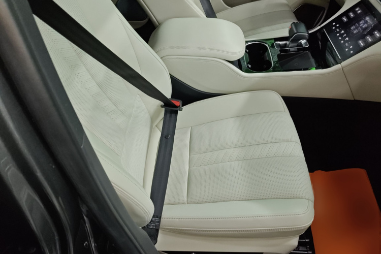 理想汽车 理想ONE 2020款 增程6座版局部细节41