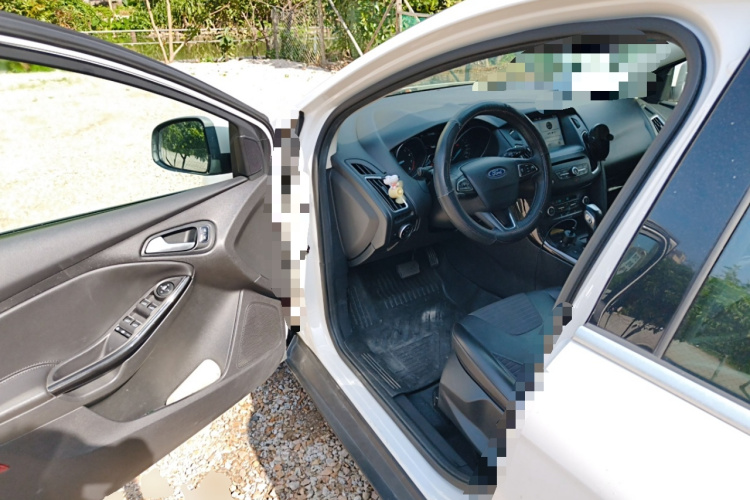 福特 福克斯 2018款 两厢经典 EcoBoost 180 自动精英型中控内饰20