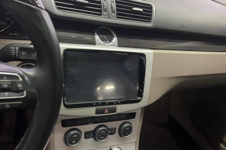 大众 迈腾 2013款 1.8TSI 尊贵型中控内饰7003