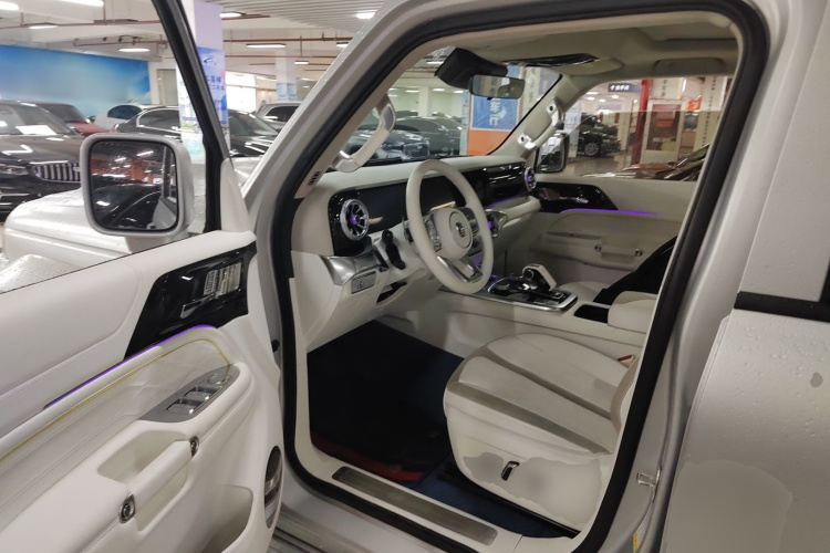 超境汽车 共创坦克300 2021款 2.0T 赛博坦克中控内饰20